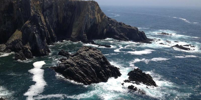 广角镜头风光摄影指南：掌握构图技巧与关键注意事项