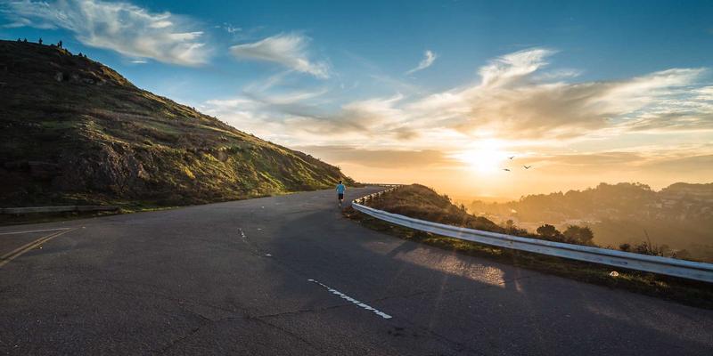 镜头选择与运用全指南:从摄影器材到实战技巧
