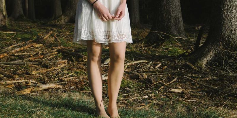 长焦镜头空间压缩感实战教学：利用焦距简化背景、突出主体的构图法则 | Camera Gear & Photography Guides